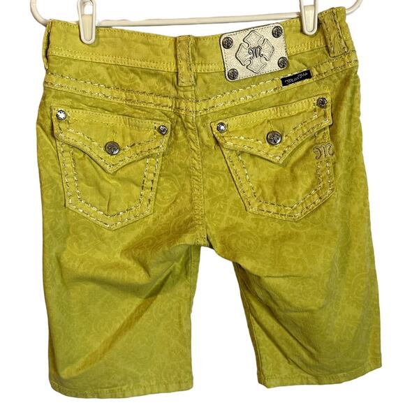 Miss Me Cargo Bermuda Shorts Yellow Size 28 CP4021m3 Like New - Picture 1 of 13